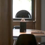 Oluce Atollo bordlampe med lysdæmper Ø50cm bronze
