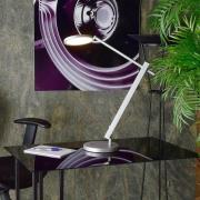 Adhara LED-skrivebordslampe, 3-step-dim, sølv