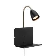 Væglampe Cuarto sort 30 cm jernstik USB-port hylde