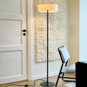 Dyberg Larsen gulvlampe Calix, sort/naturfarvet, 150 cm