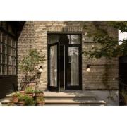 Nuura udendørs væglampe Liila, bredde 16 cm, sort/opal