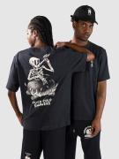 The Dudes Cold Showers Classic Standard T-shirt sort