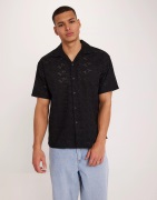 Jack & Jones Jorhavana Lace Resort Shirt Ss Kortærmede skjorter Black