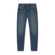 ‘2019 D-STRUKT’ jeans