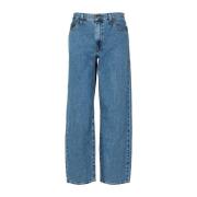 Løstsiddende jeans med mellemhøj talje og lige ben