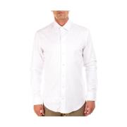 Hvid Herreskjorte med Synlig Knappelukning