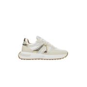 Creme Runner Sneakers