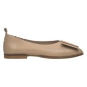 Beige Læder Ballet Flats med Dekorativt Pynt