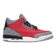 Begrænset udgave Fire Red Retro Sneakers