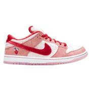 Begrænset udgave SB Dunk Low Strange Love