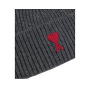 Rød Hjerte Beanie - Ribstrikket