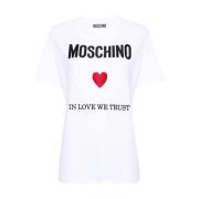 Hvid T-shirt 'In Love We Trust'