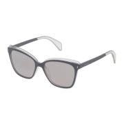 Stilfuld kvinde solbrille