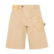 Beige Shorts med knaplukning