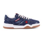 Denim Sneakers med Ikonisk Broderi