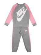 Nike Sportswear Joggingdragt 'FUTURA'  grå-meleret / lyserød / hvid