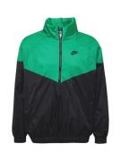 Nike Sportswear Overgangsjakke 'Windrunner'  græsgrøn / sort