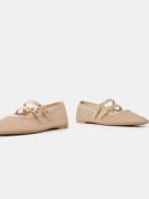 Bershka Ballerinasko med rem  beige