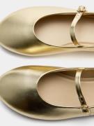 Pull&Bear Ballerinasko med rem  guld