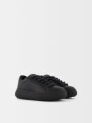 Bershka Sneaker low  sort