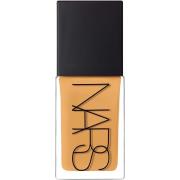 NARS   Light Reflecting Foundation Phoneix