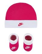 Nike Futura Hat And Booties Set Nike Pink