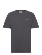 Tjm Clsc Tommy Xs Badge Tee Tommy Jeans Grey