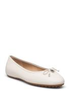 Jayna Nappa Leather Driver Flat Lauren Ralph Lauren Cream