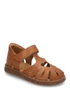 Sandals - Flat - Closed Toe ANGULUS Brown
