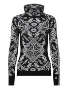 Saga Hood Kari Traa Black