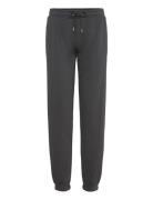 Lr-Nuka Levete Room Grey