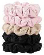Yuaia 5-pak Soft Satin Scrunchies Medium Blush   5 stk.