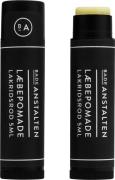 Badeanstalten Læbepomade Lakridsrod 5 ml - Læbepomade hos Magasin