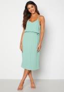 Bubbleroom Occasion Gwyneth Pleated Dress Dusty green 34