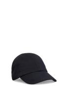 Pique Classic Cap Accessories Headwear Caps Navy Fred Perry