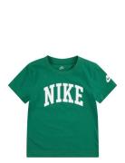 Nike Club Seasonal Tee Tops T-Kortærmet Skjorte Green Nike