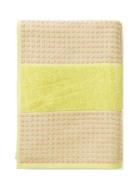 Check Towel 70X140 Cm Yellow/Pink Home Textiles Bathroom Textiles Towe...