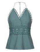 Cmasleah-Top Is A Top In A Premium Material With Cut-And-Sew Lace For ...