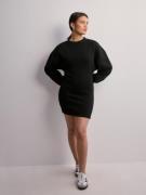 Nelly - Korte kjoler - Sort - Cosy Sweater Dress - Kjoler