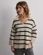 Vero Moda - Ternet/Stribet - Vmsaba 3/4 V-Nck Stripe Pullover Ga