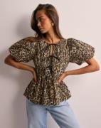 Nelly - Mønstret - Bow Puff Sleeve Blouse