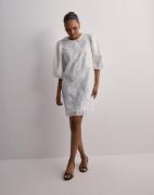 Neo Noir - Hvid - Limba Brocade Dress