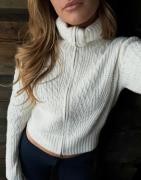 Nelly - Hvid - Tight Zip Cable Knit Cardigan