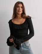 Nelly - Sort - Stunning Frill Blouse Top