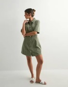 Only - Grøn - Onlsilla 2/4 Short Button Dress Cc