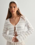 Pieces - Hvid - Pcanine Ls Tie Top Mm Jrs