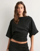 Nelly - Sort - Stunning Structure Tee