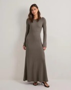 Nelly - Brun - Knit Maxi Dress