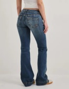 Nelly - Blå - Super Low Heart Pocket Bootcut Jeans