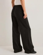 Nelly - Sort - Easy Breeze Pants